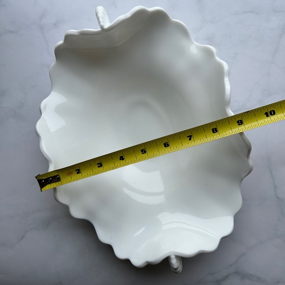 Vintage Fenton White Milk Glass Daisy & Buttons Bowl - Large - Picture 15 of 17